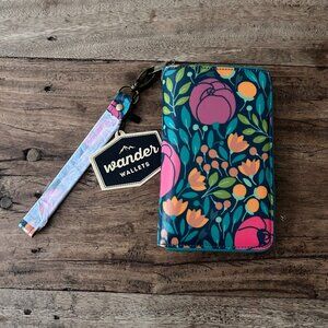 NEW WITH TAGS Wander Wallet Posey Wristlet Zip Around Billfold Clutch Key Chain